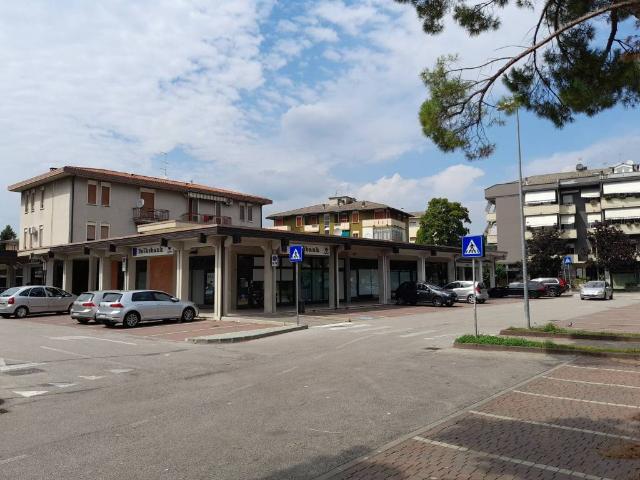 Locale Commerciale in vendita a Laghetto, Vicenza