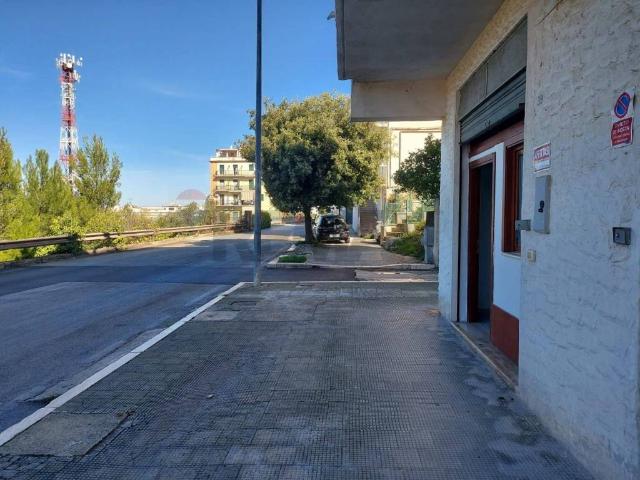 Locale Commerciale in vendita a Puglia, Foggia