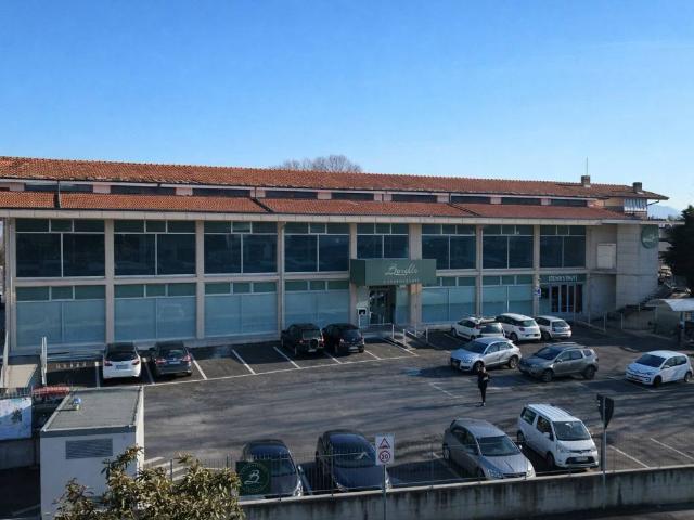 Locale Commerciale in vendita a Borgata Merlo, Piemonte