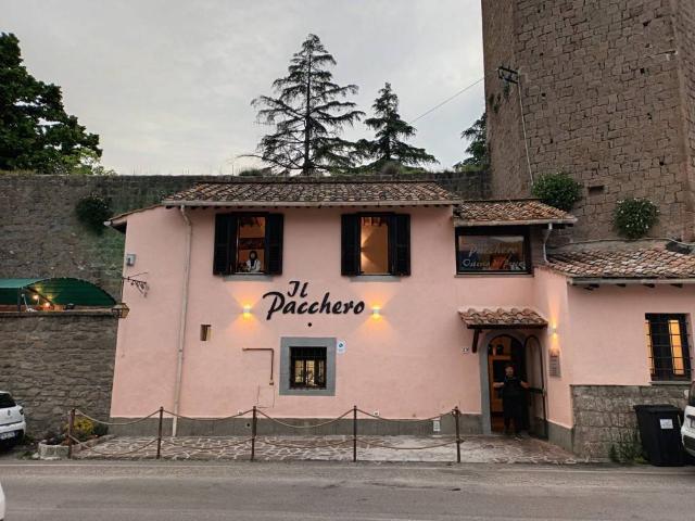 Locale Commerciale in vendita a Viterbo, Lazio