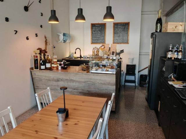 Locale Commerciale in vendita a Monterosso, Abano Terme Bagni