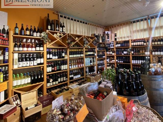 Locale Commerciale in vendita a Abano Terme Bagni, Veneto