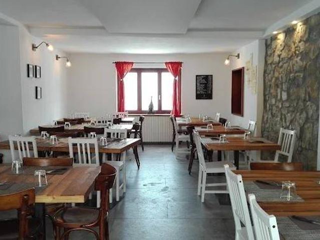 Locale Commerciale in vendita a Abbadia Lariana, Lombardia