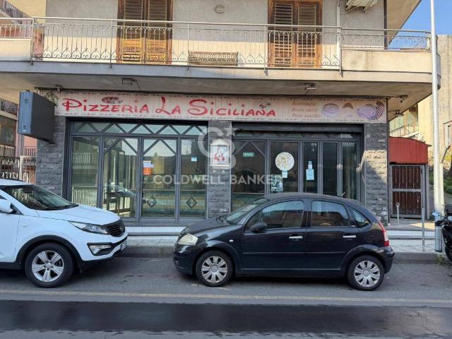 Locale Commerciale in vendita a Aci Catena, Sicilia