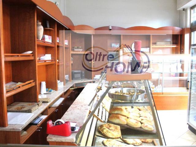 Locale Commerciale in vendita a Sciarelle, Acireale
