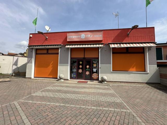 Locale Commerciale in vendita a Borgo Dolomiti, Adria