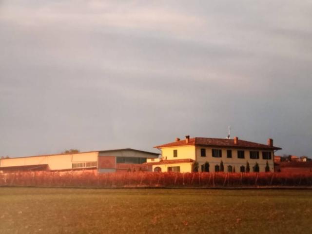 Locale Commerciale in vendita a Agazzano, Reggio Emilia