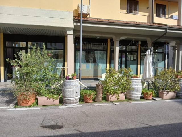 Locale Commerciale in vendita a Agrate Brianza, Lombardia