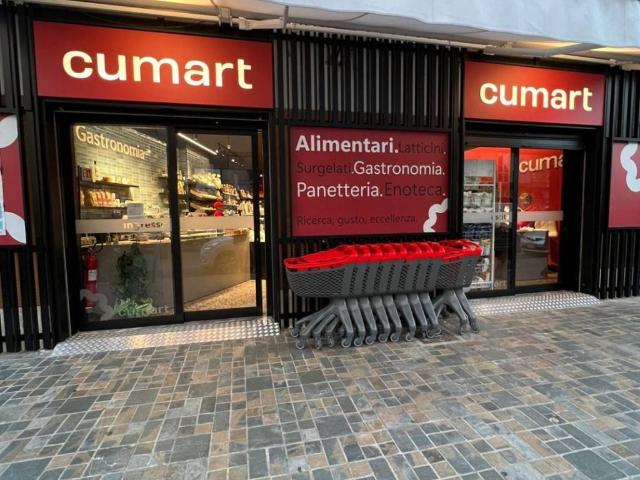 Locale Commerciale in vendita a Agropoli, Campania