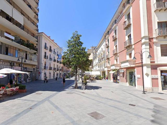 Locale Commerciale in vendita a Borgo Medievale, Agropoli