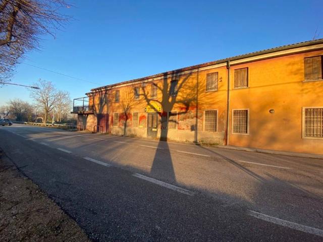 Locale Commerciale in vendita a Agugliaro, Veneto