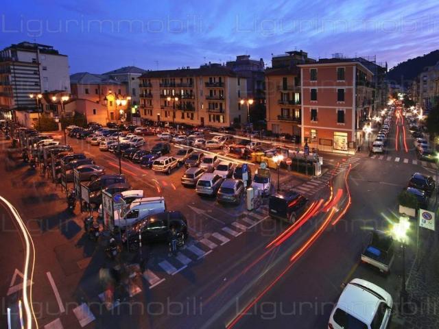 Locale Commerciale in vendita a Alassio, Liguria