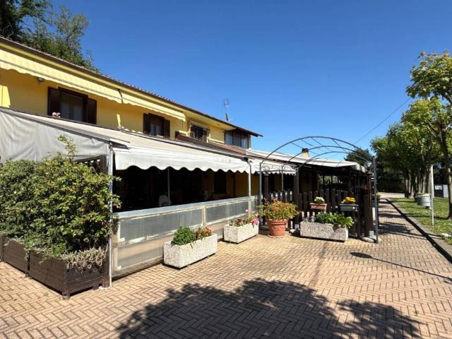 Locale Commerciale in vendita a Piemonte, Cuneo
