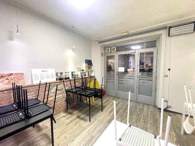 Locale Commerciale in vendita a Piemonte, Cuneo