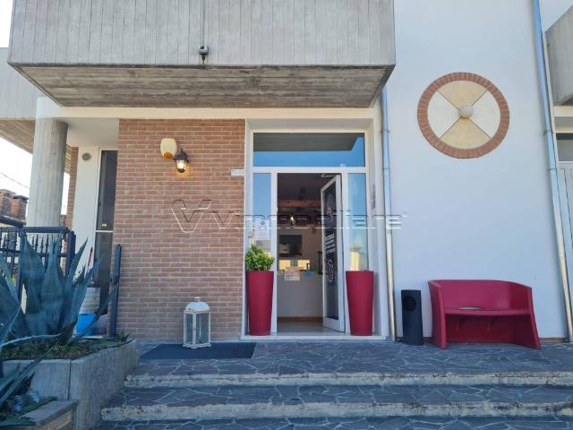 Locale Commerciale in vendita a Albettone, Veneto