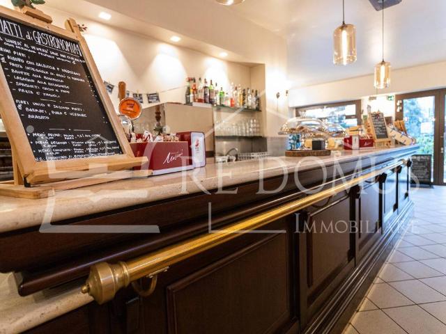 Locale Commerciale in vendita a Albiate, Lombardia