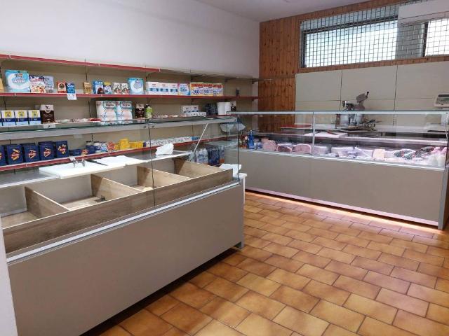 Locale Commerciale in vendita a Albignasego, Veneto
