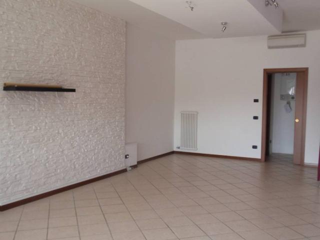 Locale Commerciale in vendita a Albignasego, Veneto