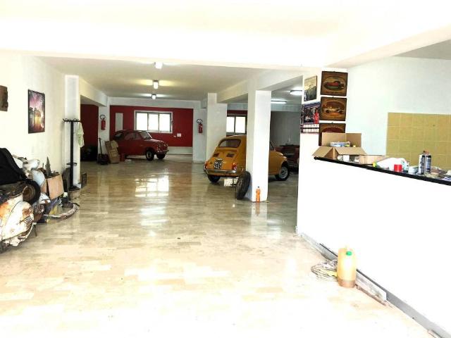 Locale Commerciale in vendita a Alcamo, Sicilia