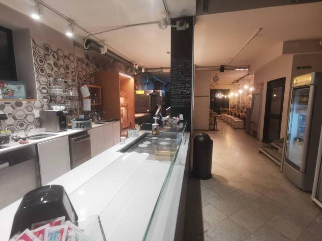 Locale Commerciale in vendita a Piemonte, Alessandria