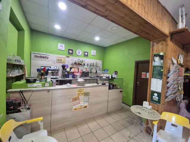 Locale Commerciale in vendita a Piemonte, Alessandria