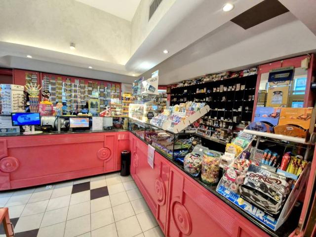 Locale Commerciale in vendita a Piemonte, Alessandria