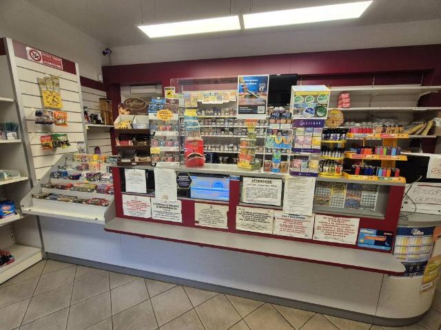 Locale Commerciale in vendita a Piemonte, Alessandria