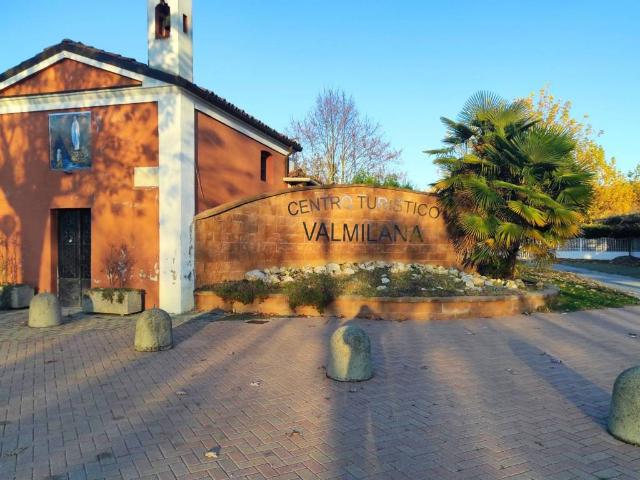 Locale Commerciale in vendita a Piemonte, Alessandria