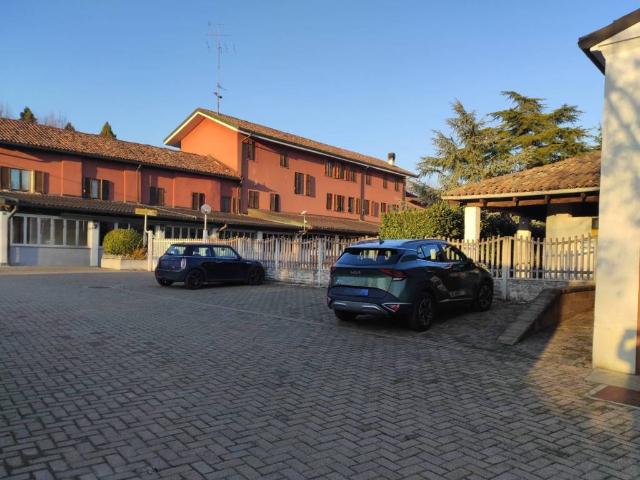 Locale Commerciale in vendita a Piemonte, Alessandria