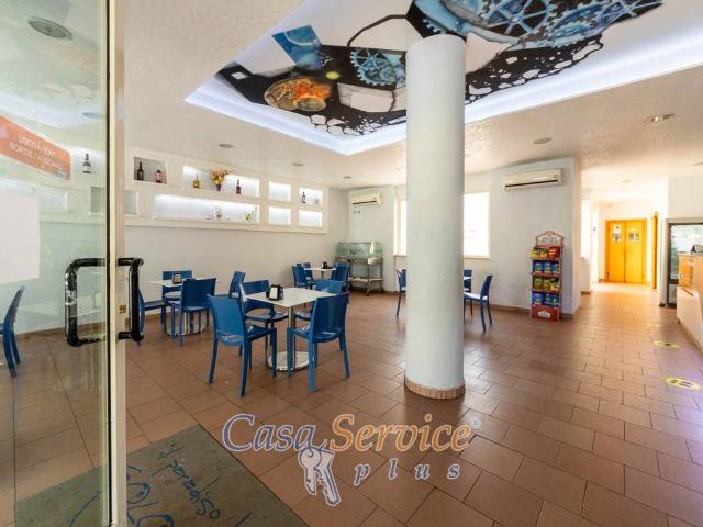 Locale Commerciale in vendita a Puglia, Lecce