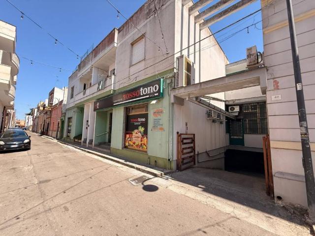 Locale Commerciale in vendita a Puglia, Lecce
