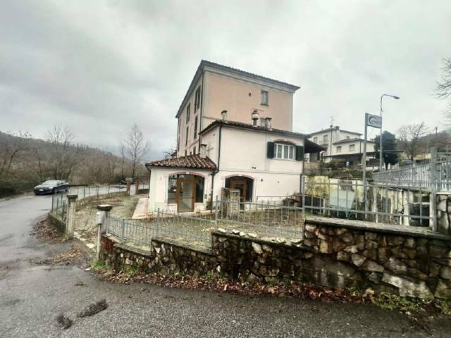 Locale Commerciale in vendita a Unione dell'Alto Reno, Granaglione