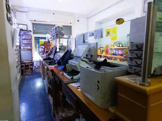 Locale Commerciale in vendita a Marinella, Calabria