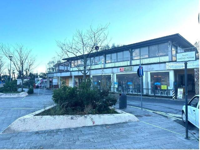 Locale Commerciale in vendita a Ameglia, Liguria