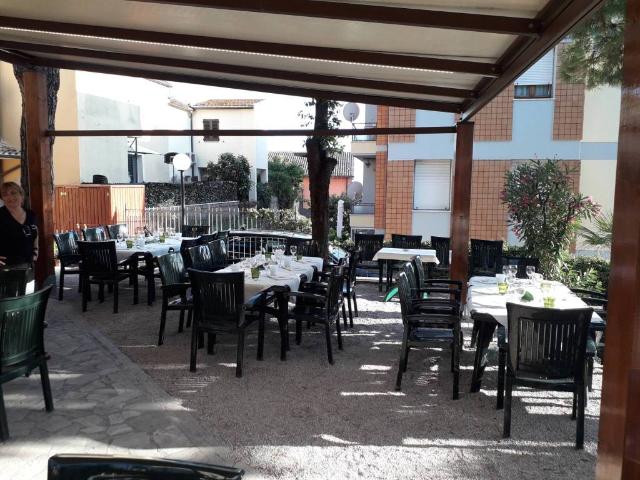 Locale Commerciale in vendita a Santo Stefano, Marche