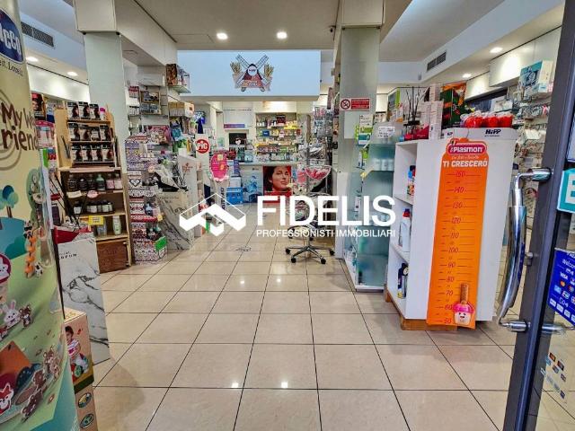 Locale Commerciale in vendita a Puglia, Barletta-andria-trani