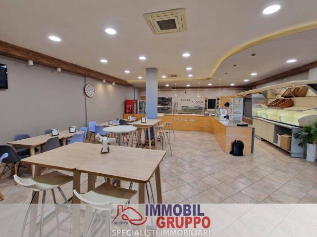 Locale Commerciale in vendita a Andria, Barletta-Andria-Trani