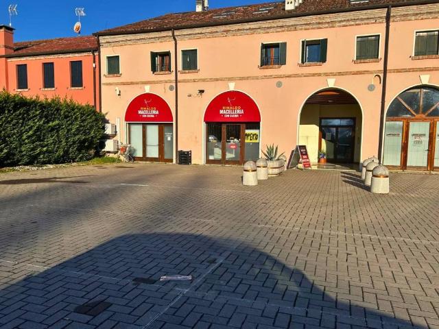 Locale Commerciale in vendita a Anguillara Veneta, Veneto