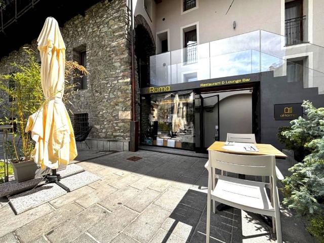 Locale Commerciale in vendita a Aosta