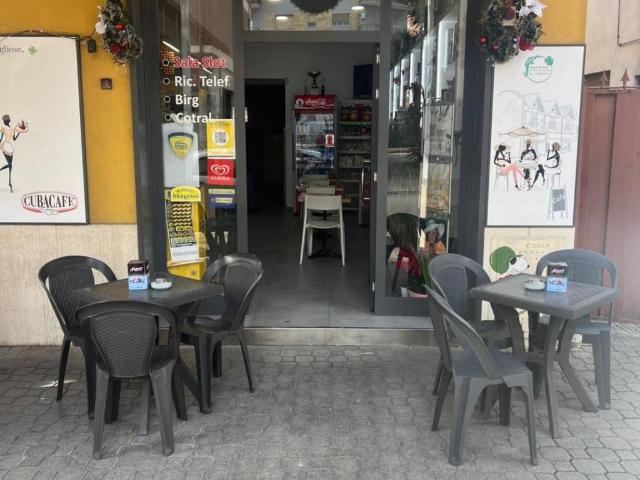 Locale Commerciale in vendita a Aprilia, Lazio