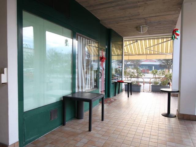 Locale Commerciale in vendita a Arcugnano, Veneto
