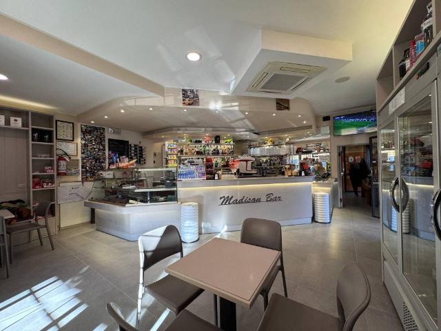 Locale Commerciale in vendita a San Marco alla Sella, Palazzo Del Pero