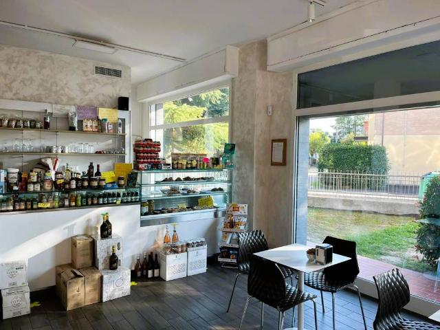 Locale Commerciale in vendita a Unione Reno Galliera, Argelato