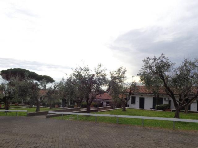 Locale Commerciale in vendita a La Torretta, Roma Capitale