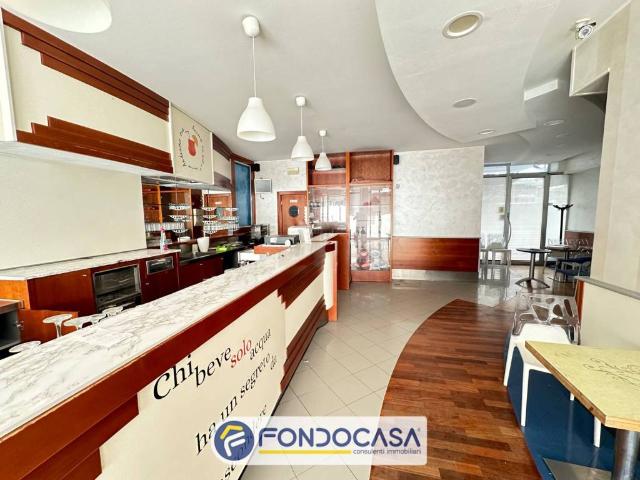Locale Commerciale in vendita a Borgo Cartaro, Marche