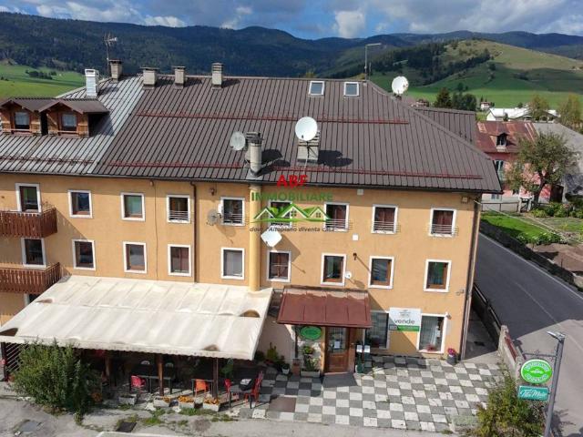 Locale Commerciale in vendita a Cinque, Asiago