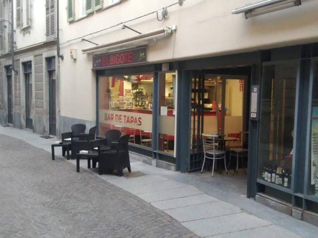 Locale Commerciale in vendita a Rione San Secondo, Piemonte