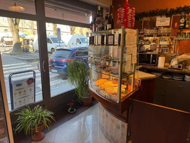 Locale Commerciale in vendita a Rione San Silvestro, Piemonte