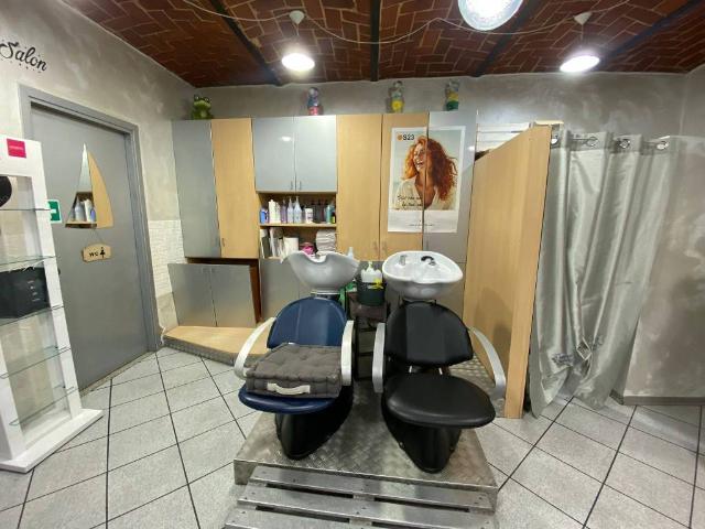 Locale Commerciale in vendita a Piemonte, Asti
