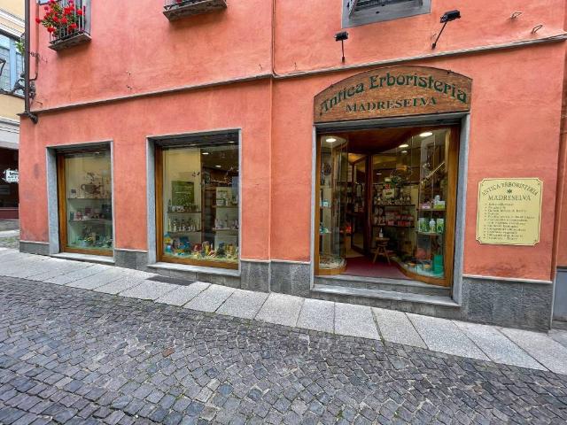 Locale Commerciale in vendita a Rione San Secondo, Piemonte